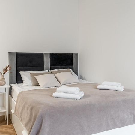 غدانسك Flatbook - Old Town Apartments Ogarna المظهر الخارجي الصورة